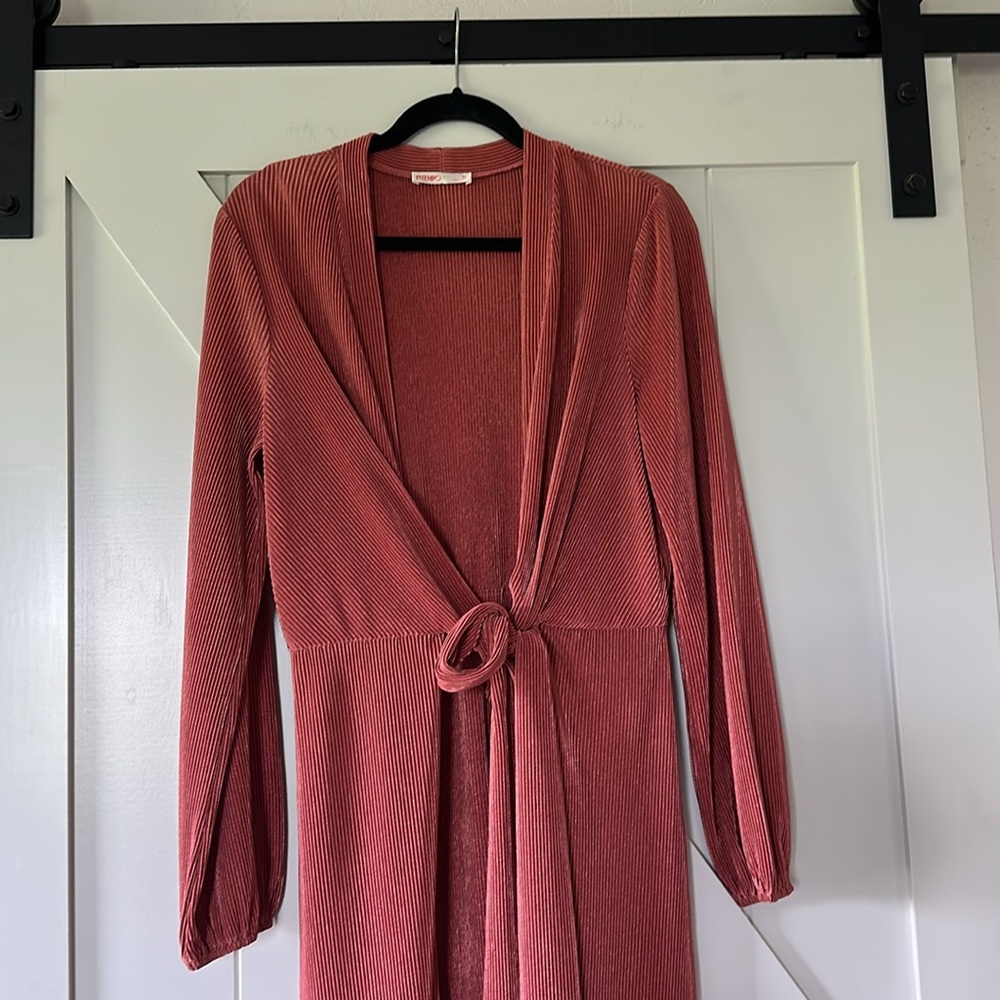 Intempo Kimono Duster in Salmon Color in accordian texture - Picture 5 of 15